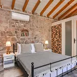 Lunaria Guest house
