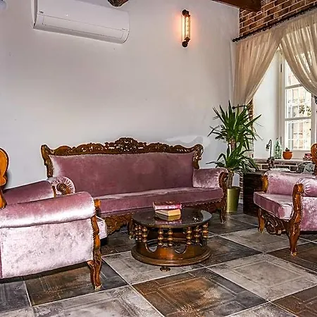 بيت ضيافة Lunaria 3*