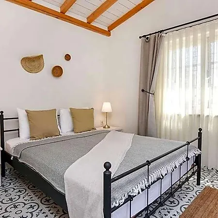 Lunaria بيت ضيافة 3*