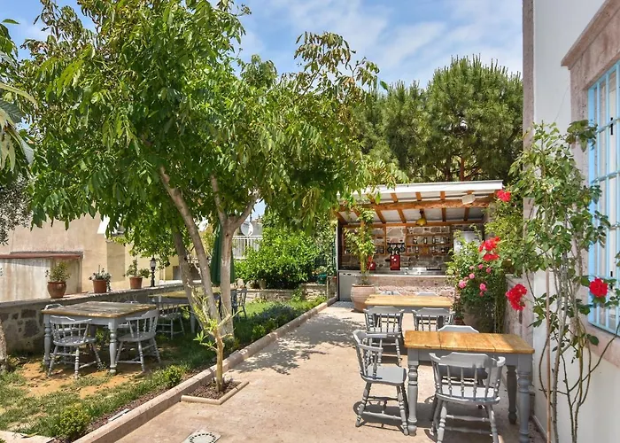 Lunaria Guest house 3*